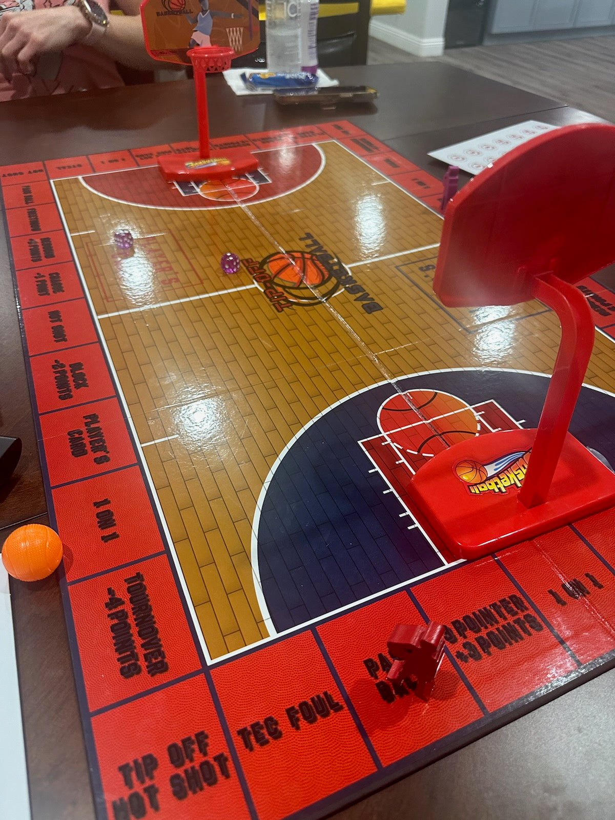 TIP-OFF BASKETBALL BOARD GAME